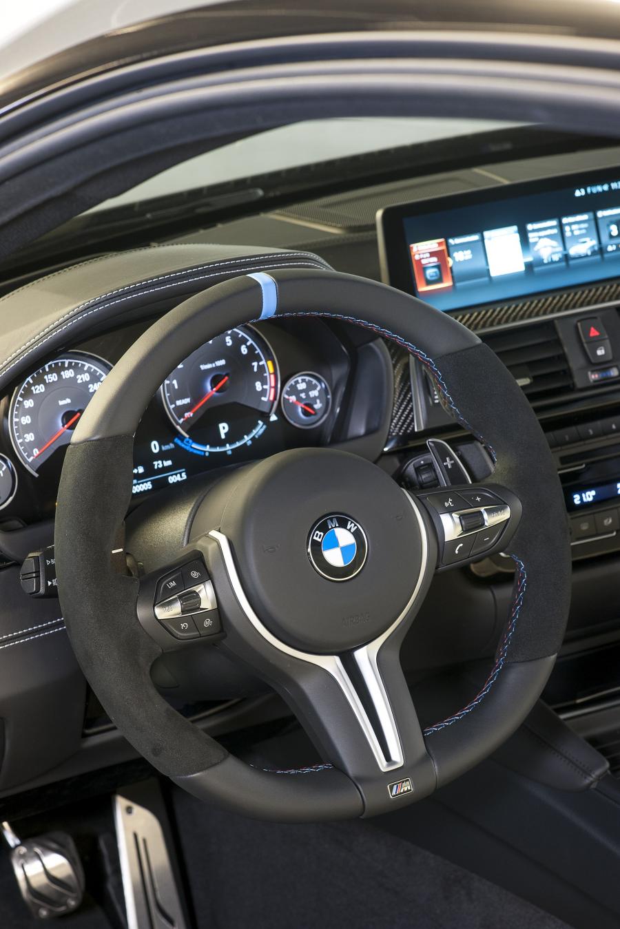 Панель приборов BMW M4 Coupe Telesto 2017 года  (фото 3 из 6)